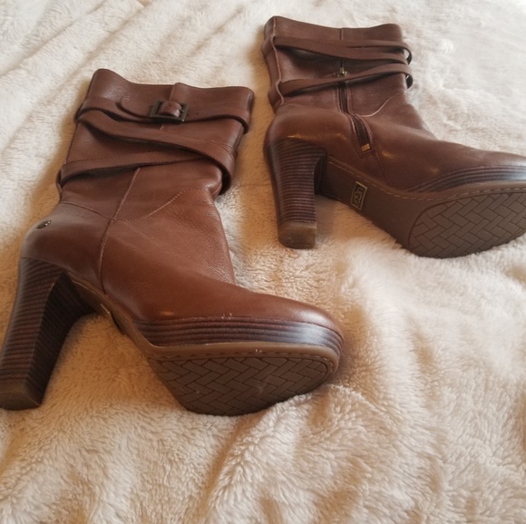 NWOB* Ugg Boots * Rare  Host Pick * Insta Chic🎉 - Picture 4 of 4